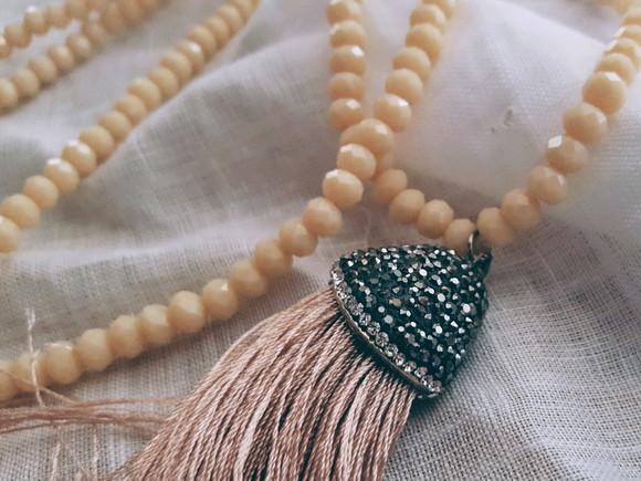 Colar de Cristais e Tassel