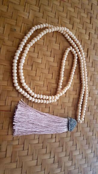 Colar de Cristais e Tassel