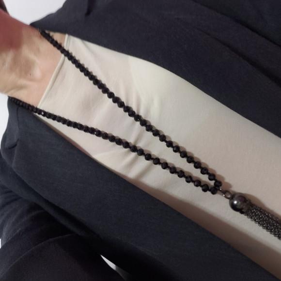 Colar de Cristais Preto com Franja de Correntes