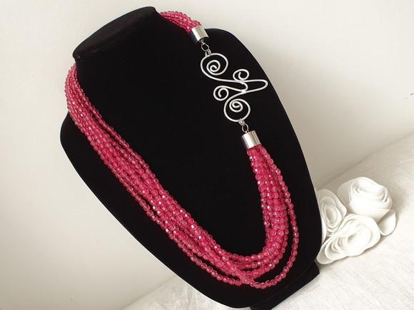 Colar de Cristais Rosa Chiclete e Entremeio Banhado