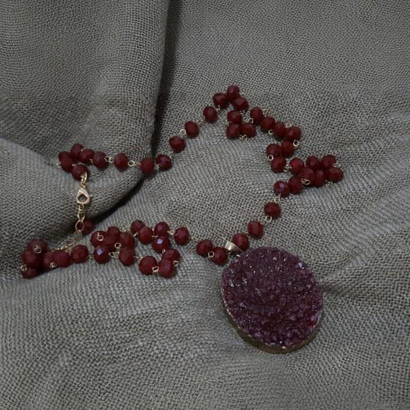 Colar de Cristal com Pingente Natural Drusa Tingida
