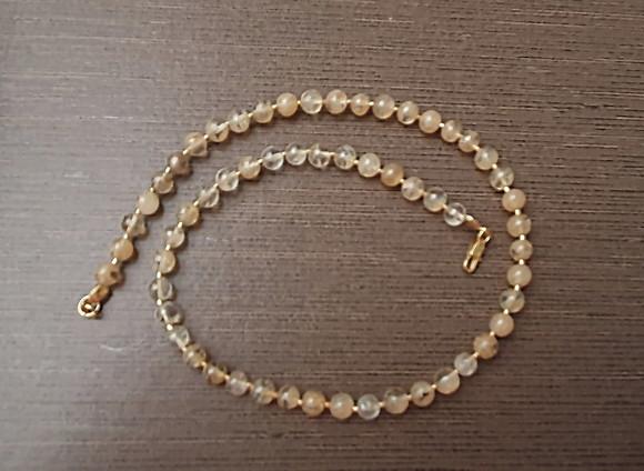 Colar de Cristal Rutilado e Entremeios Banhados de 6mm