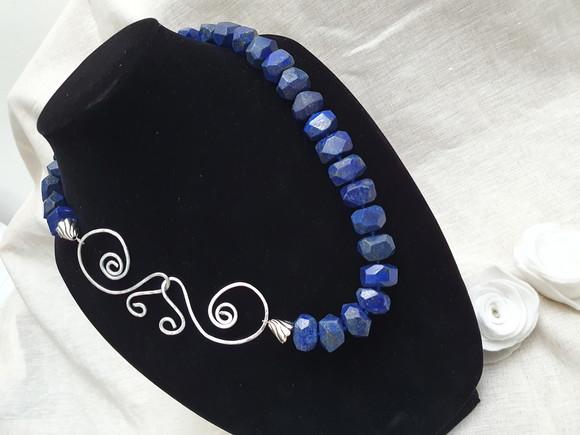 Colar de Lápis Lazuli e Entremeio Banhado a Prata