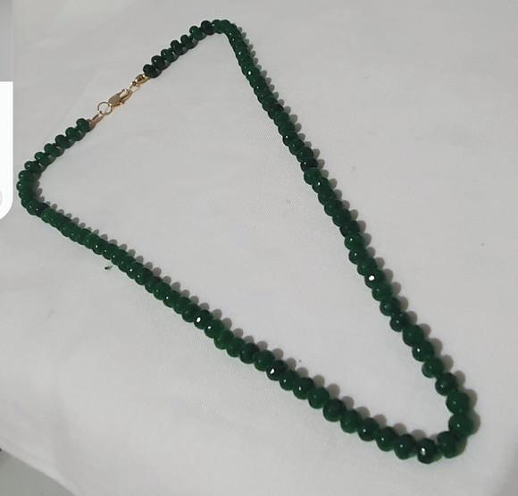 Colar de Jade Verde Esmeralda