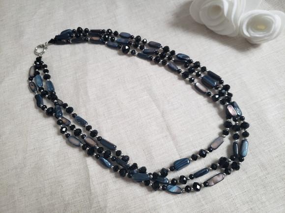 Colar de Madrepérola Cinza e Cristal Preto