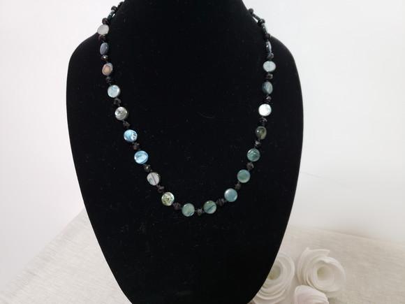 Colar de Madrepérola e Cristal Preto