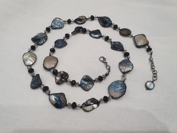 Colar de Madrepérola e Cristal Preto Semijoia