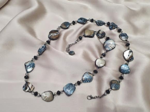 Colar de Madrepérola e Cristal Preto Semijoia