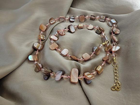 Colar de Madrepérola e Cristal Rose - Semijoia