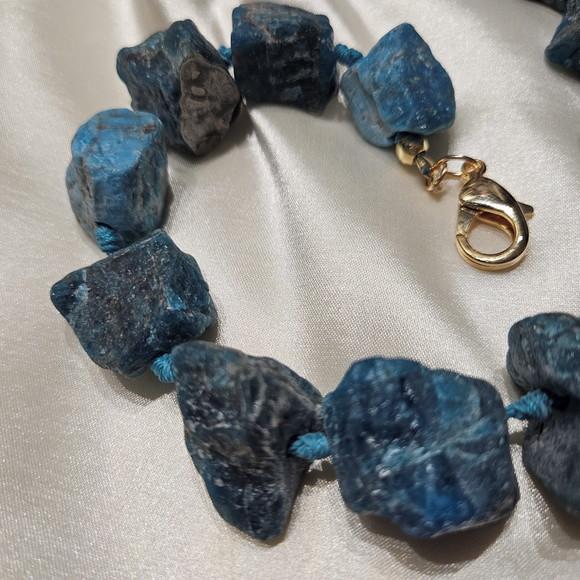 Colar de Pedra Natural Bruta Jade Azul