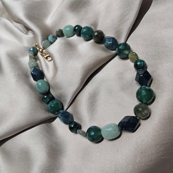 Colar de Pedras Naturais Ágata e Jade em Tons Verde