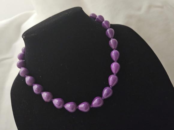 Colar de Pedras Naturais Howlita Roxo