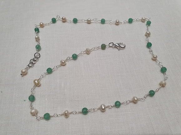 Colar de Pedras Naturais Jade Esmeralda e Pérolas Barrocas