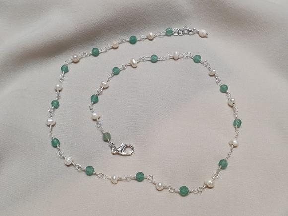 Colar de Pedras Naturais Jade Esmeralda e Pérolas Barrocas
