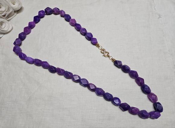 Colar de Pedras Naturais Jade Roxo