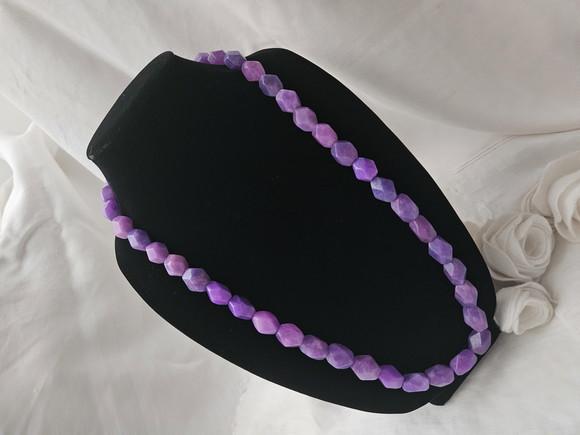 Colar de Pedras Naturais Jade Roxo