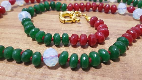 Colar de Pedras Naturais Jade Rubi e Verde