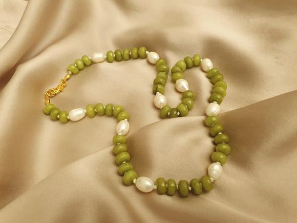 Colar de Pedras Peridoto com Pérolas Naturais