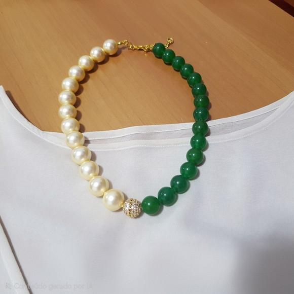 Colar de Pérolas Champagne e Pedras Naturais Jade Verde