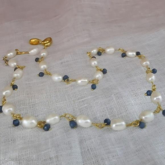 Colar de Pérolas de Água Doce com Safira Azul