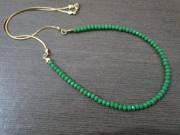 Colar Dourado Banhado com Cristal Verde Esmeralda