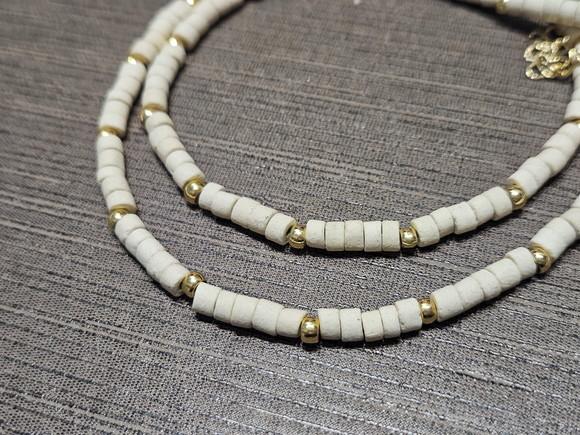 Colar Dourado Banhado com Pedra Natural Rodocrosita Bruta