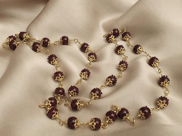 Colar Dourado com Bolas Vinho