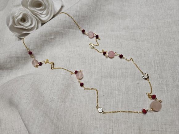 Colar Dourado com Cristais Rubi e Pedras Quartzo Rosa