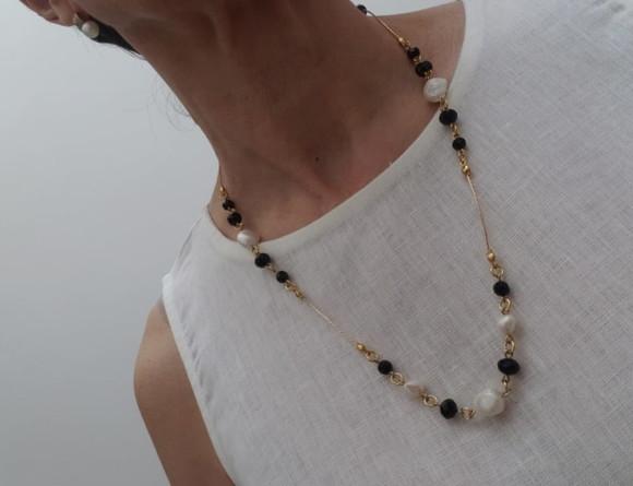 Colar Dourado com Cristal e Pérolas Naturais