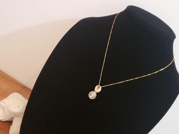 Colar Dourado com Cristal Fusion e Cristal Rutilado