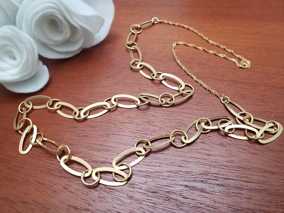 Colar Dourado de Corrente Delicada