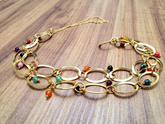 Colar Dourado de Argolas com Pedras Naturais