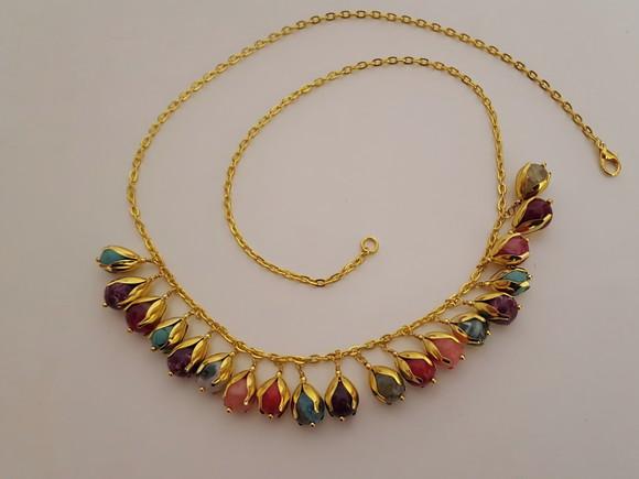 Colar Dourado e Pedras Naturais Coloridas
