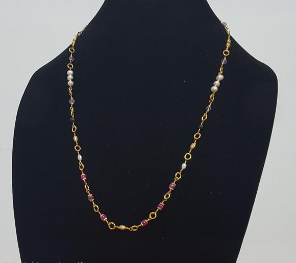 Colar Dourado Multicolorido com Pedras e Pérolas Naturais