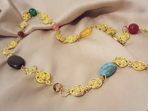 Colar Dourado Multicolorido de Pedras Naturais