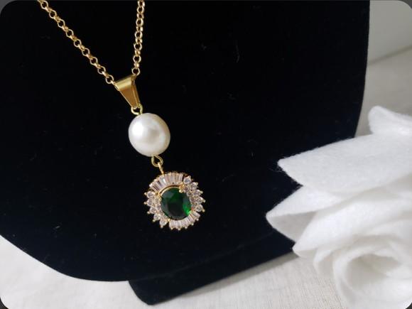 Colar Elo Português com Pérola Natural e Cristal Verde