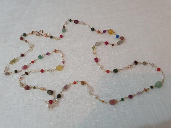 Colar Longo Banhado com Pedras Naturais
