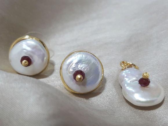 Conjunto Banhado com Pérola Natural e Pedra Jade Rubi