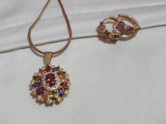 Conjunto De Brinco E Colar Com Cristais Coloridos Ii