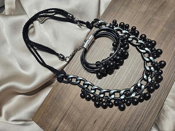 Conjunto de Colar de Corrente e Pulseira com Bolas Grafite