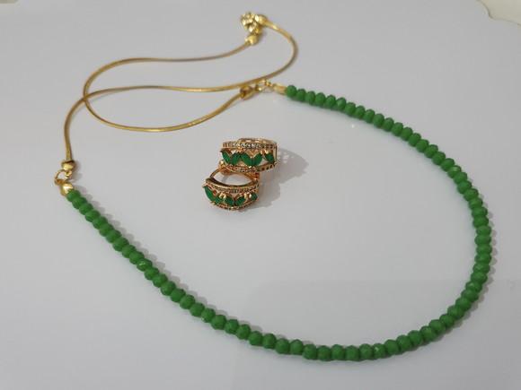 Conjunto de Colar e Brinco com Cristal Verde Esmeralda