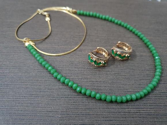 Conjunto de Colar e Brinco com Cristal Verde Esmeralda