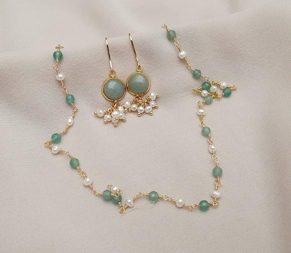 Conjunto De Colar E Brinco De Pedras E Pérolas Naturais