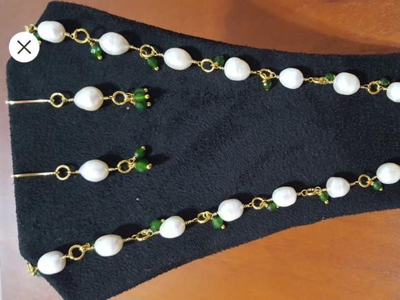 Conjunto de Colar e Brinco de Pérolas e Pedras Naturais Jade