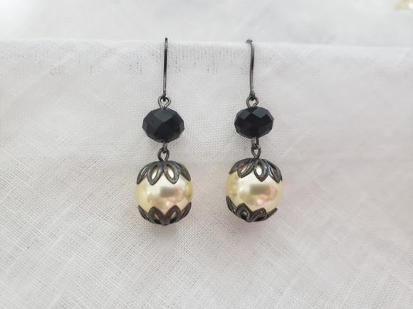 Conjunto de Colar e Brincos de Pérolas e Pedra Ônix