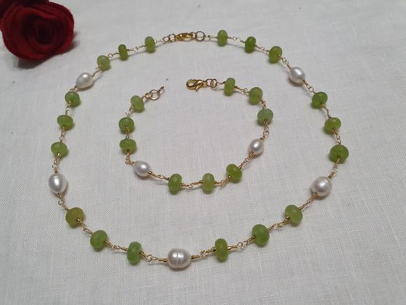 Conjunto de Colar e Pulseira de Pedras Peridoto com Pérolas
