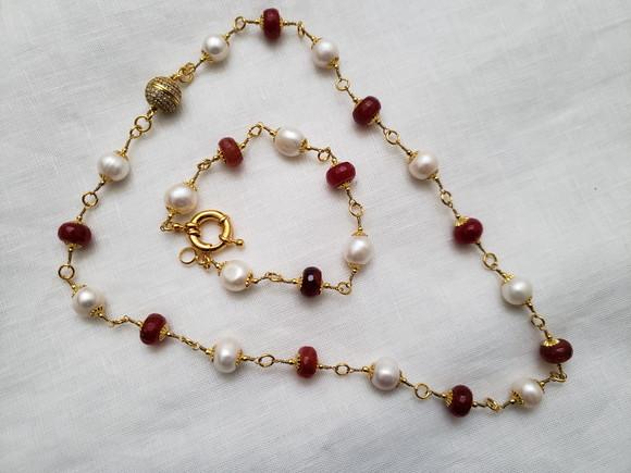 Conjunto de Colar e Pulseira de Pérola e Pedra Natural
