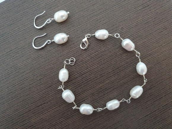 Conjunto de Pulseira e Brinco de Pérolas Barrocas