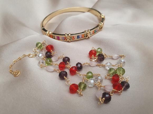 Conjunto De Pulseira E Colar Dourado Com Cristais Coloridos