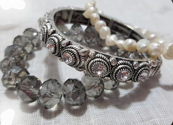 Conjunto de Pulseiras com Cristais e Pérolas